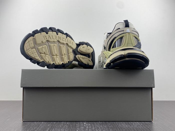 Ba*len*cia*ga track 8000075