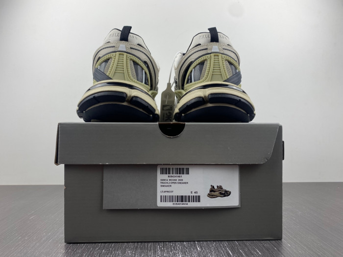 Ba*len*cia*ga track 8000075