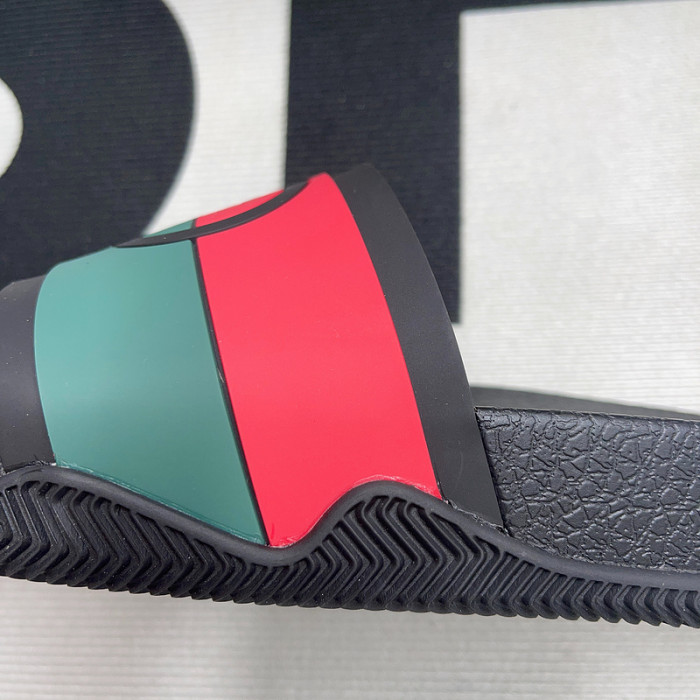 G*u*i* sandal89