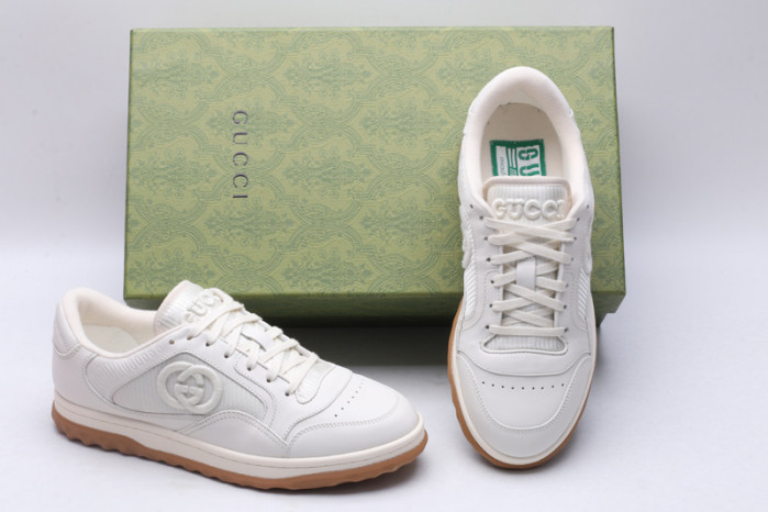 G*u*i* trainer sneaker92