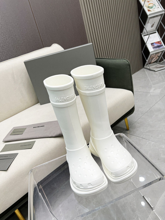 ba*len*cia*ga x Cr*0*s chunky rubber boots b05