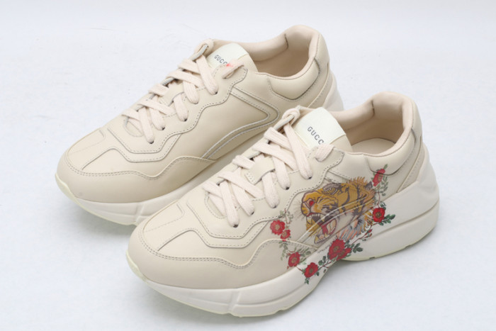 G*u*i* rhyton sneaker